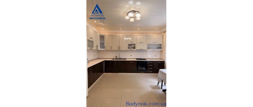 продаж 5-к квартира Луцьк, 215000 $