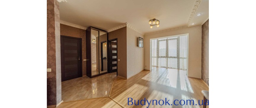 продаж 6-к квартира Києво-Святошинський, Софіївська Борщагівка, 155000 $