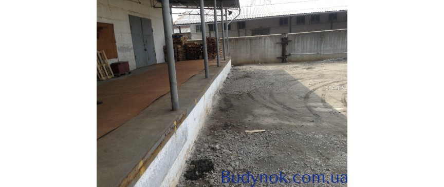 Продам капитальный склад с рампой.