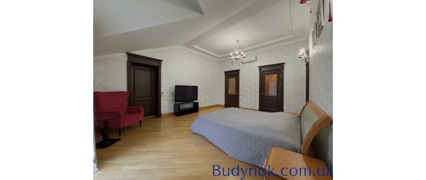 продаж 9-к будинок Броварський, Погреби, 850000 $