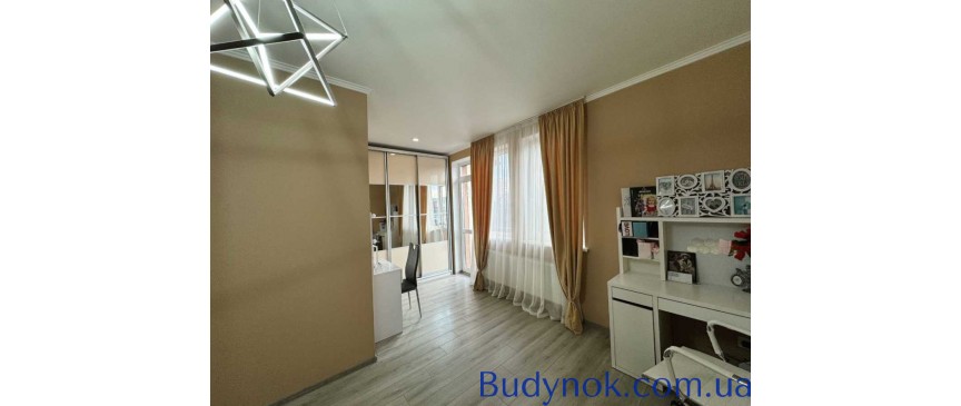 продаж 4-к котедж Рівне, 135000 $