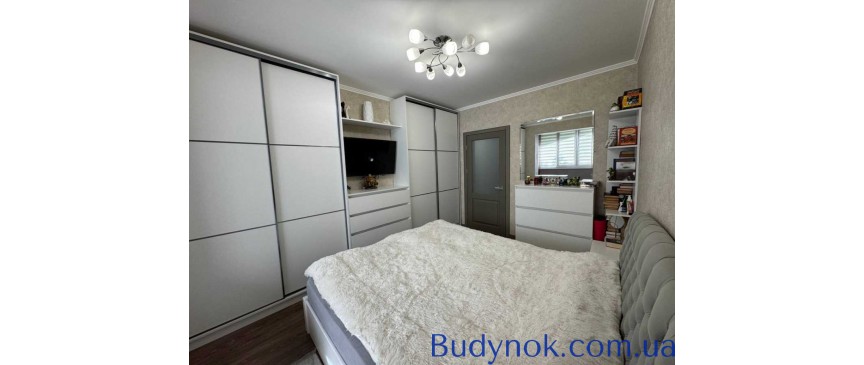 продаж 3-к квартира Рівне, 72000 $