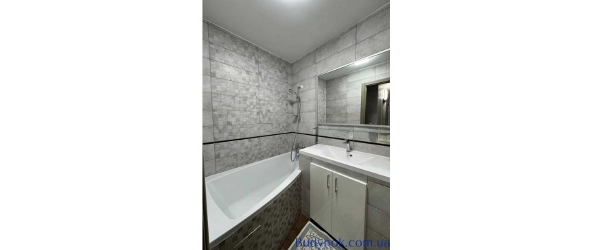 продаж 3-к квартира Рівне, 72000 $