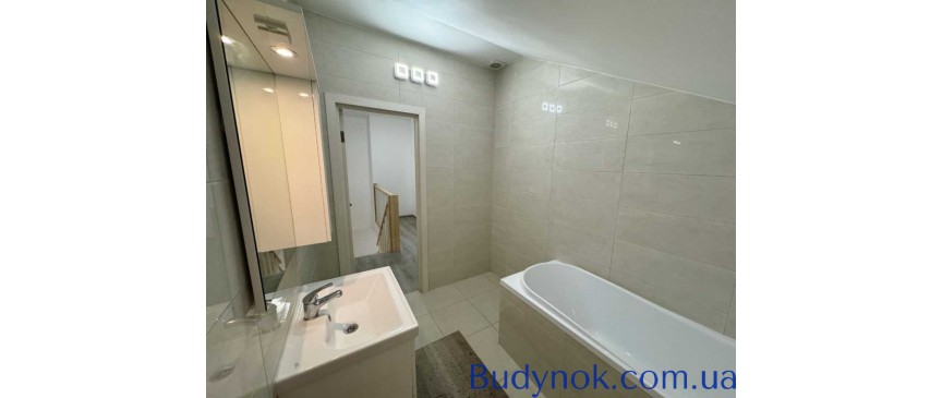 продаж 4-к котедж Рівне, 135000 $