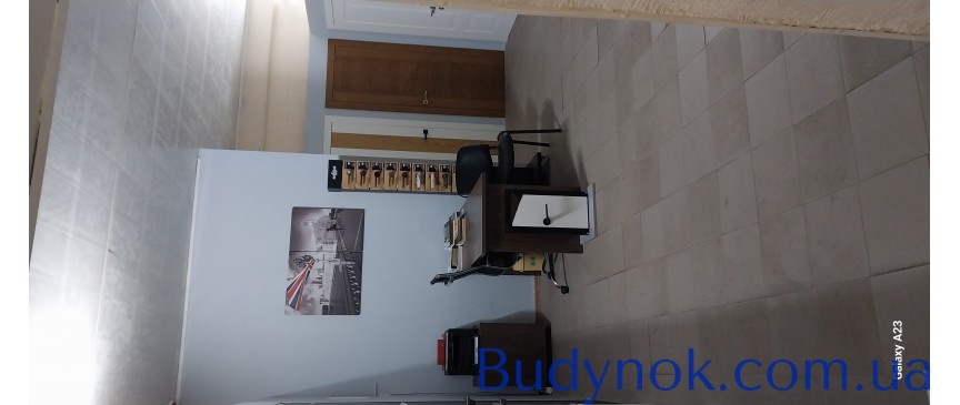 Продаж фасадного комерційного приміщення на шосе Харківське 190, площа 60 кв.м .