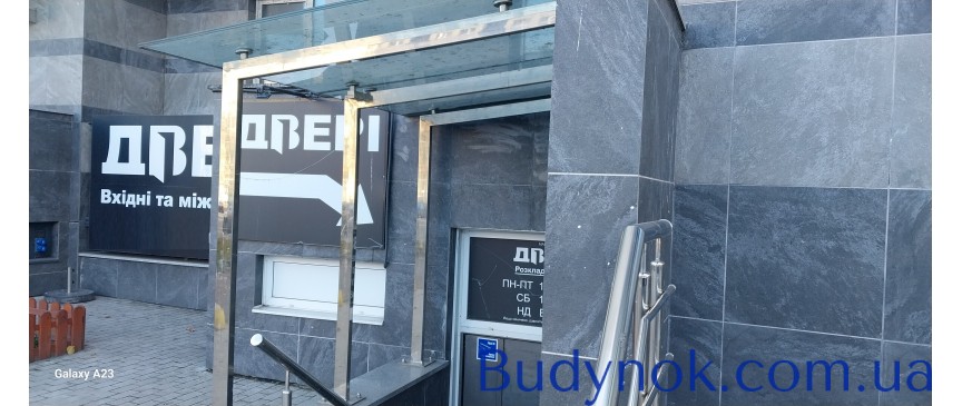 Продаж фасадного комерційного приміщення на шосе Харківське 190, площа 60 кв.м .