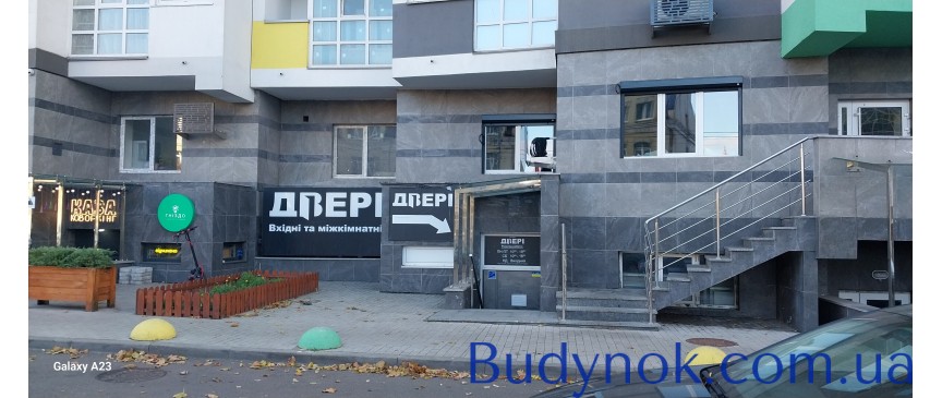 Продаж фасадного комерційного приміщення на шосе Харківське 190, площа 60 кв.м .