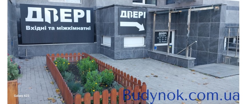 Продаж фасадного комерційного приміщення на шосе Харківське 190, площа 60 кв.м .