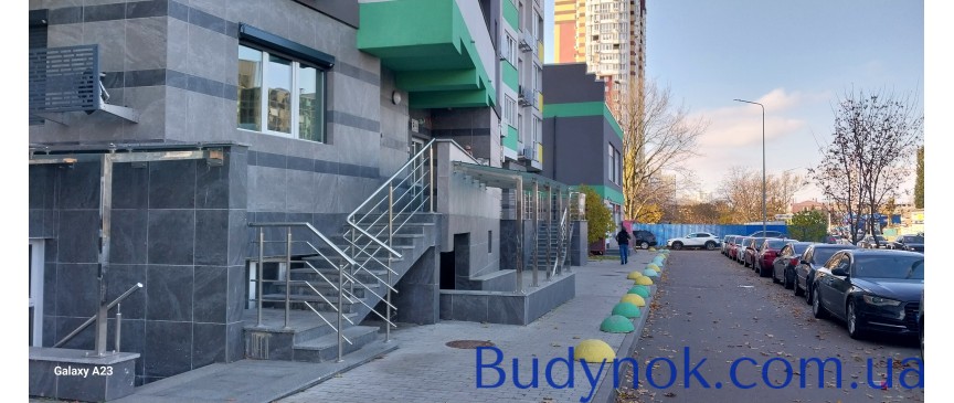 Продаж фасадного комерційного приміщення на шосе Харківське 190, площа 60 кв.м .