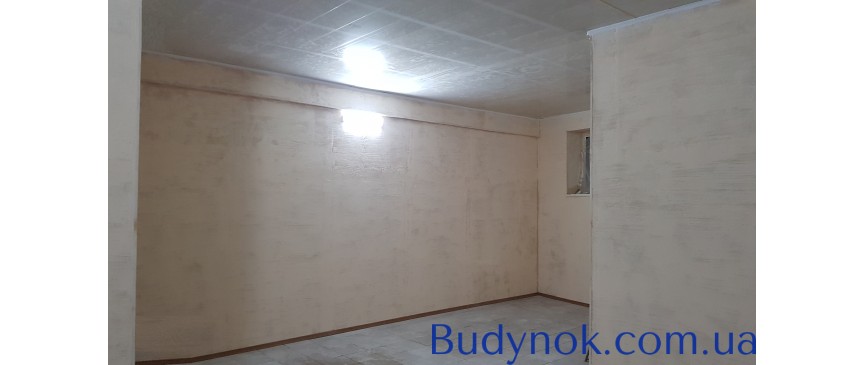 Продаж фасадного комерційного приміщення на шосе Харківське 190, площа 60 кв.м .