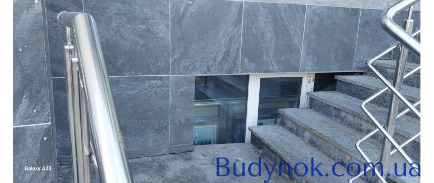 Продаж фасадного комерційного приміщення на шосе Харківське 190, площа 60 кв.м .