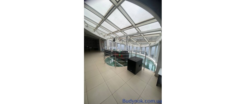 Продаж розважального центру  1132.6 м², городська 1ж