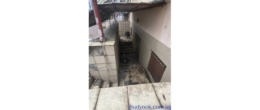 Продаж торгівельного приміщення 242 м², Перемоги вул., 87