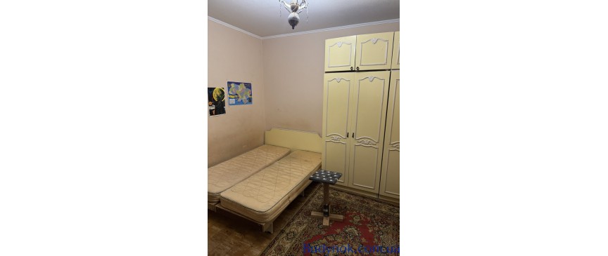 2-х кімн, метро Харківська 7 хв. пішки , є світло, є бойлер; можна військовим, з тваринами, 