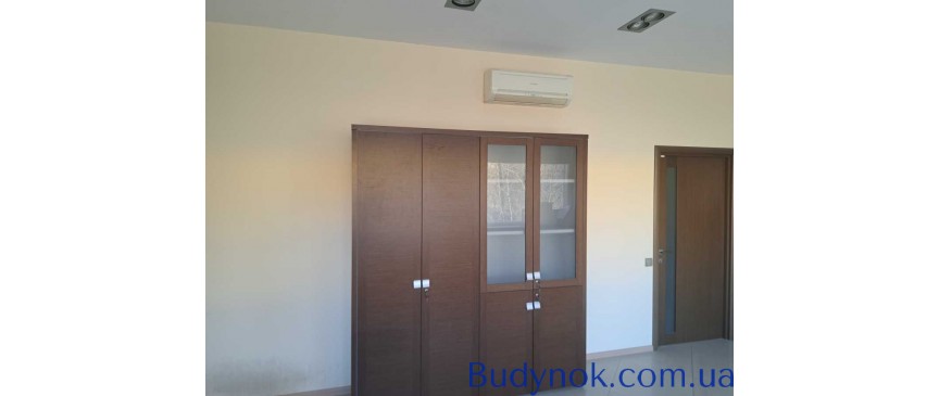 довгострокова оренда офісне приміщення Київ, Печерський, 151800 грн./міс.
