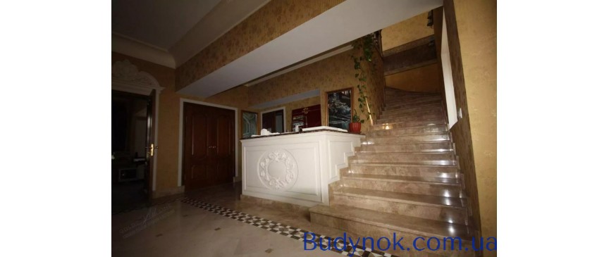 Продам 3-поверховий будинок з унікальним ремонтом, вул. Садова, 66.
