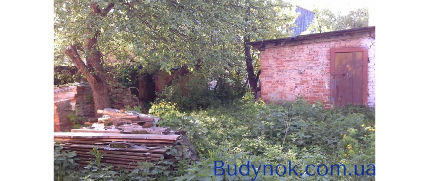 Будинок недалеко від Ратуші у Львові