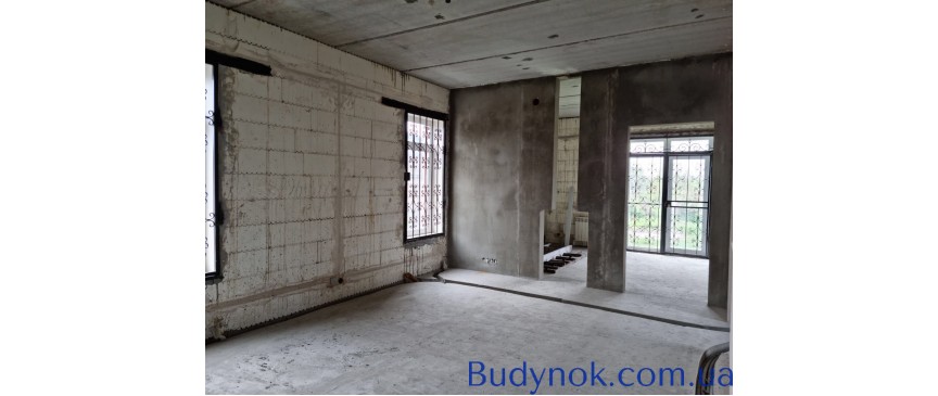 Продам 3 эт. дом 315 кв.м.в с.Новые Петровцы,ул.Свято-Покровская , земли 16.3 сотки