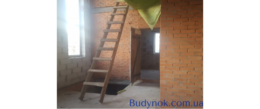 Продам 2 эт. дом на 2 семьи 308 кв.м. в с.Новые Петровцы,14 соток земли