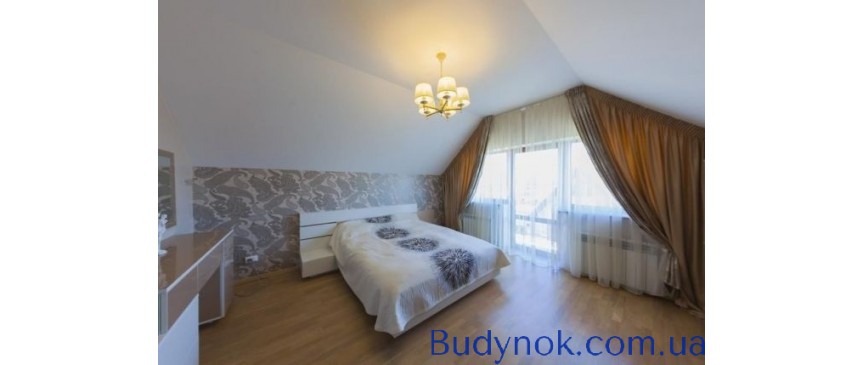 Продам   2 эт. кирпичный особняк 330 кв.м. в с.Осещина,ул.Украинская,14 соток
