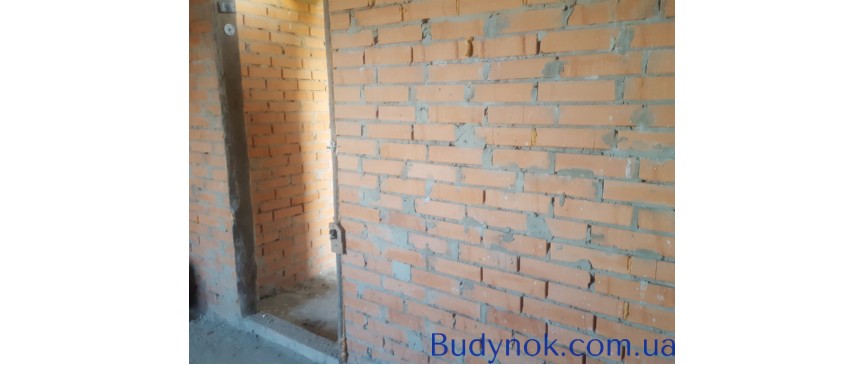 Продам 2 эт. дом на 2 семьи 308 кв.м. в с.Новые Петровцы,14 соток земли