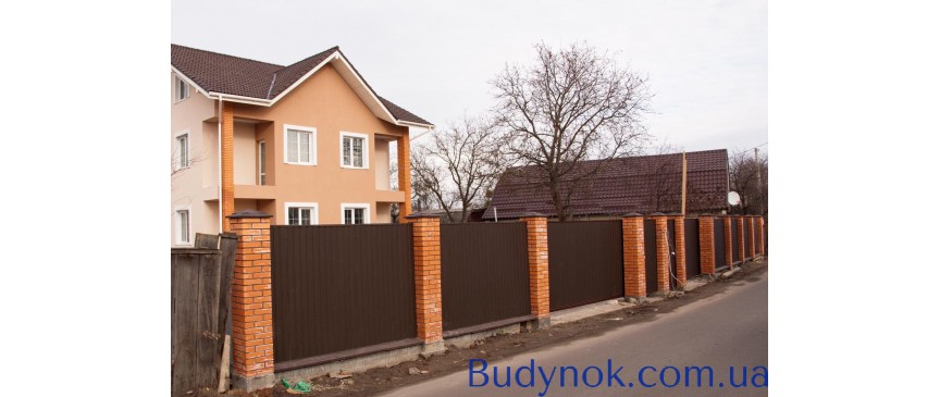 Продам 2 эт. дом на 2 семьи 308 кв.м. в с.Новые Петровцы,14 соток земли