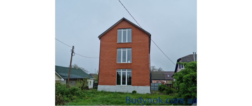 Продам 3 эт. дом 315 кв.м.в с.Новые Петровцы,ул.Свято-Покровская , земли 16.3 сотки