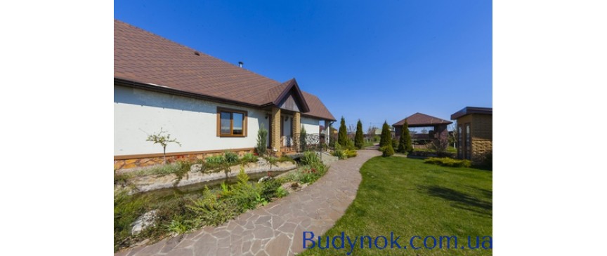 Продам   2 эт. кирпичный особняк 330 кв.м. в с.Осещина,ул.Украинская,14 соток