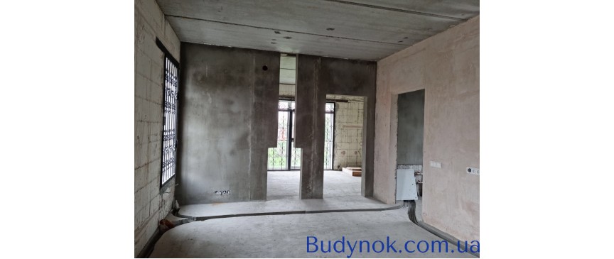 Продам 3 эт. дом 315 кв.м.в с.Новые Петровцы,ул.Свято-Покровская , земли 16.3 сотки