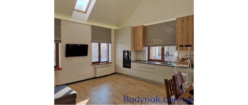 Продам 2 эт.дом 270 кв.м. в с.Осещина,КГ Синевир,на 1 линии р.Десна