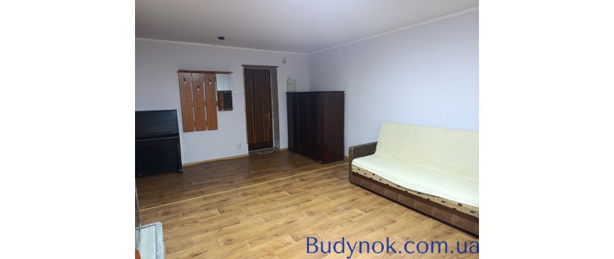 КВАРТИРА ВІД ВЛАСНИКА. Продаж просторої однокімнатної квартири 41 м2 по вул. Металургів 32 Б.