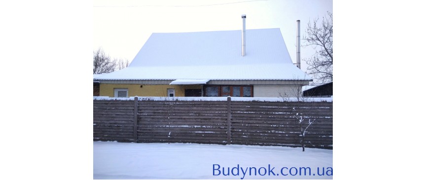 Продается кирпичный дом г. Остер,  80км. от Киева, рядом речка , лес.