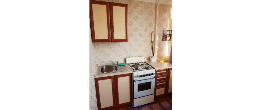 Продам 2-х комнатную уютную квартиру на Дарницкой площади.