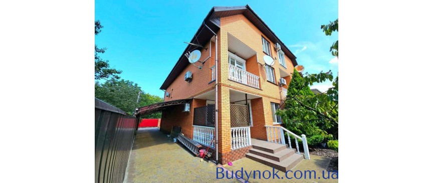 довгострокова оренда 5-к таунхаус Київ, Дніпровський, 1800 $/міс.