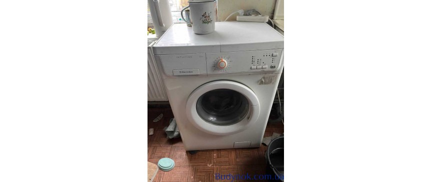 продаж 4-к будинок Кам`янське, Південний, 26900 $