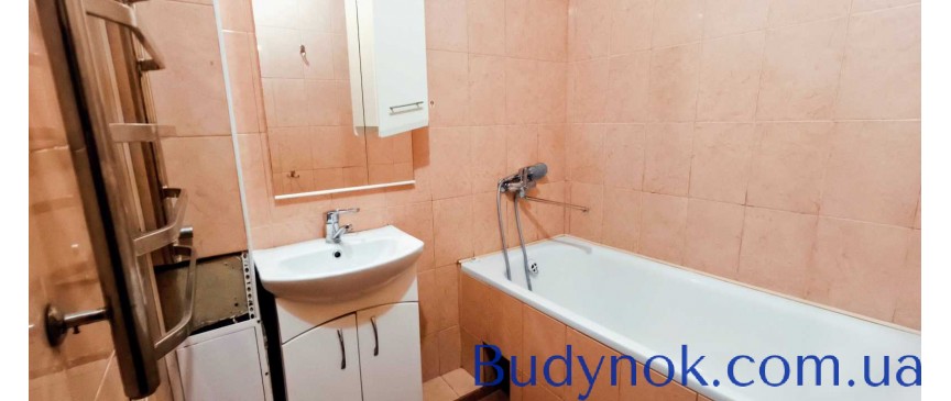 продаж 3-к квартира Іванківський, Іванків, 21800 $
