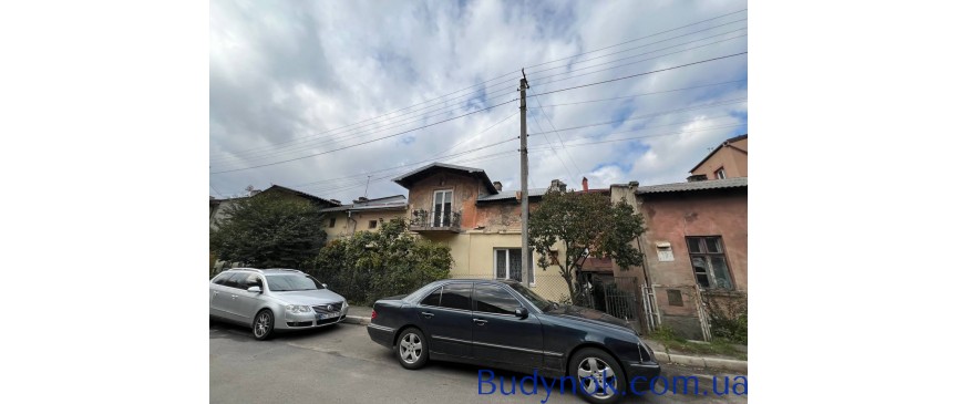 Пропонується комфортна 2-кімнатна квартира на 2-му поверсі малоквартирного будинку, ідеальна для життя або інвестиції під оренду.