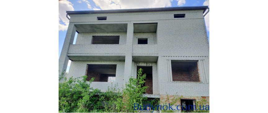 Продається будинок по трасі Львів- Золочів, с. Куровичі, Золочівського району, вул. Львівська, 8а