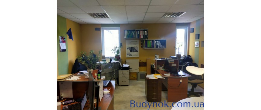 Продається комерційне приміщення по вул.