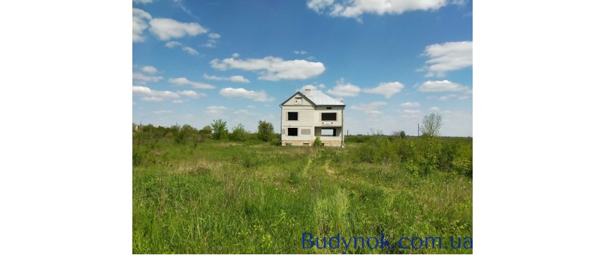 Продається будинок по трасі Львів- Золочів, с. Куровичі, Золочівського району, вул. Львівська, 8а