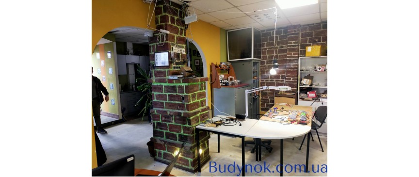 Продається комерційне приміщення по вул.