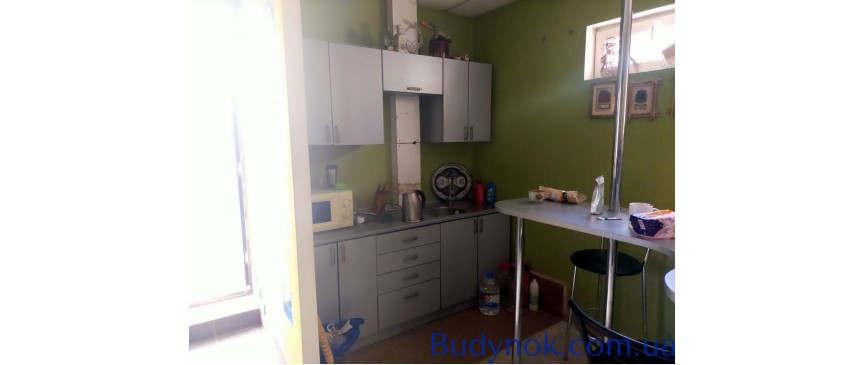 Продається комерційне приміщення по вул.