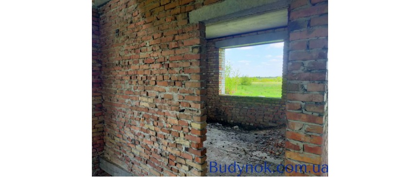 Продається будинок по трасі Львів- Золочів, с. Куровичі, Золочівського району, вул. Львівська, 8а