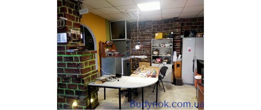 Продається комерційне приміщення по вул.
