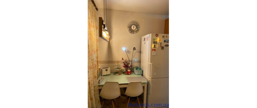 Продам 2-х кімн. квартиру, яку можна здавати в оренду Центр міста
