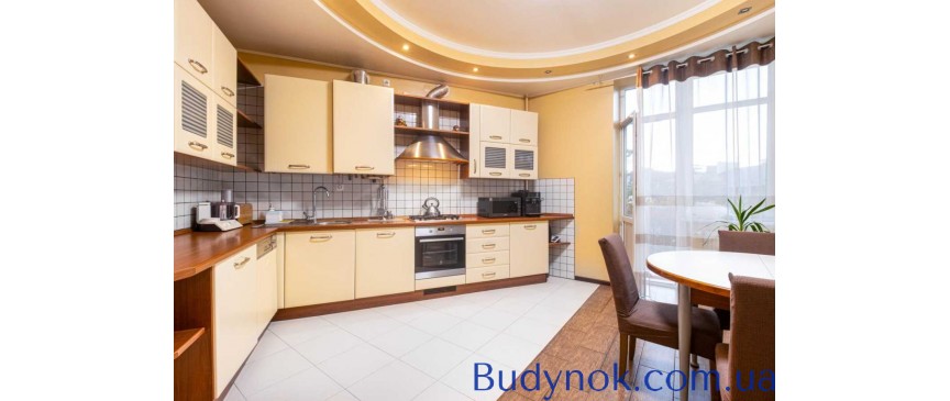 продаж 3-к квартира Львів, Франківський, 260000 $