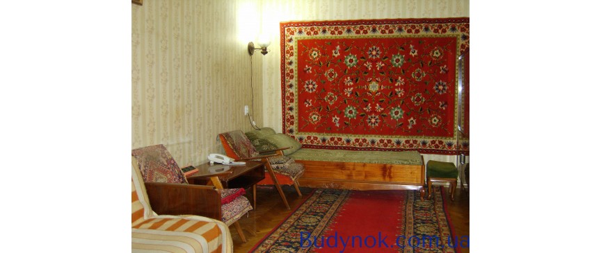 Продам 2-кімнатну квартиру біля метро Лук'янівська, вул. Герцена, 18/20. Від власника.
