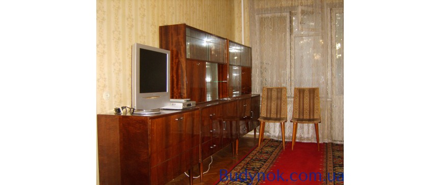 Продам 2-кімнатну квартиру біля метро Лук'янівська, вул. Герцена, 18/20. Від власника.