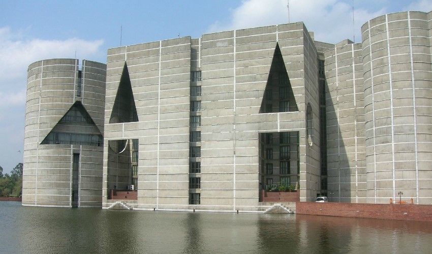 Здание парламента в Дакке, Бангладеш. Луис Кан